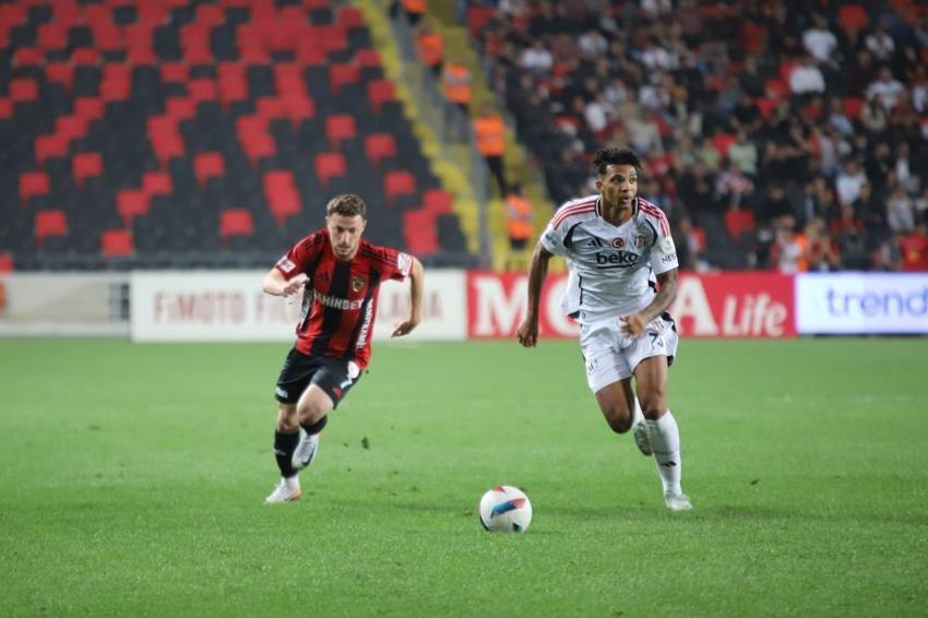 Beşiktaşlılar çıldırdı! 8 puan kaybı sonrası hedefte tek isim var