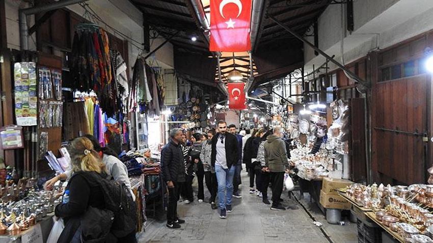 Gaziantep turist akınına uğradı! Bakırcılar Çarşı şenlendi 