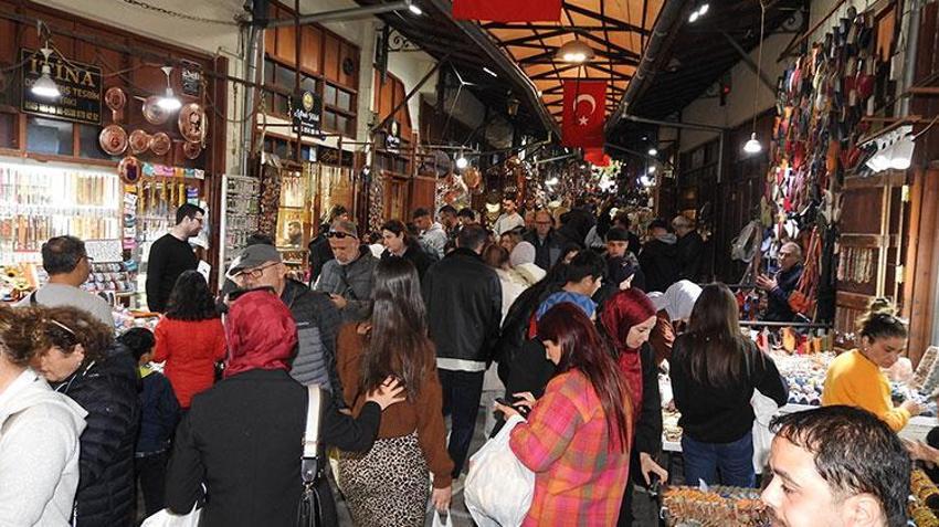 Gaziantep turist akınına uğradı! Bakırcılar Çarşı şenlendi 
