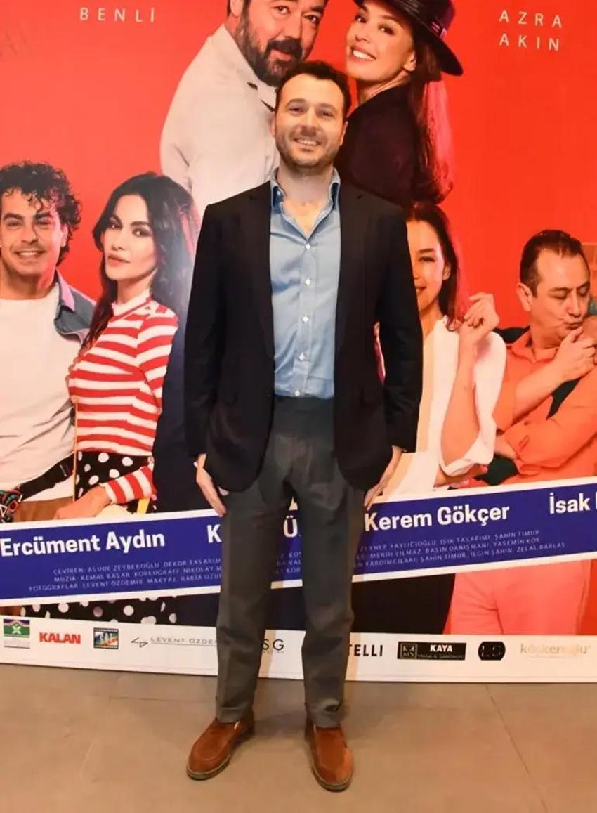 Azra Akın sahnelere döndü: Eşinden tam destek: 'Evde oturmasını istemezdim'