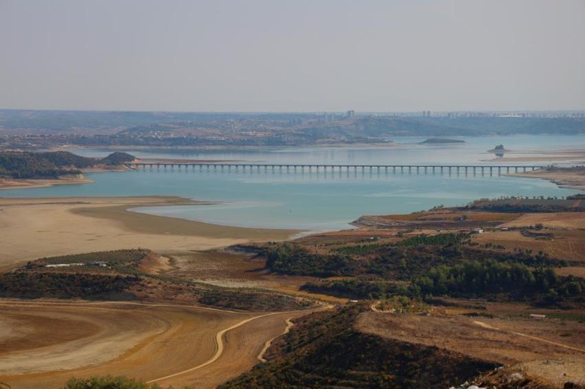 Adana'da barajlar kuruma noktasına geldi! Seyhan Barajı'nda su 2 kilometre çekildi