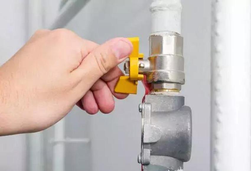 Kış geliyor: Kombi ve petek bakımında merdiven altı tamircilere dikkat! Doğalgaz patlamasına sebep olabiliyor