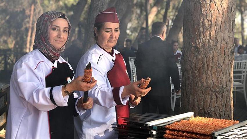 Kebabın püf noktalarını bu kurs sayesinde öğrendiler: Katılımcılara sertifikaları dağıtıldı
