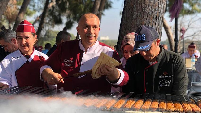 Kebabın püf noktalarını bu kurs sayesinde öğrendiler: Katılımcılara sertifikaları dağıtıldı
