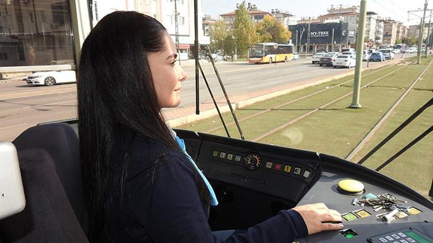 Karı koca aynı hatta vatman! 'Gurur verici!