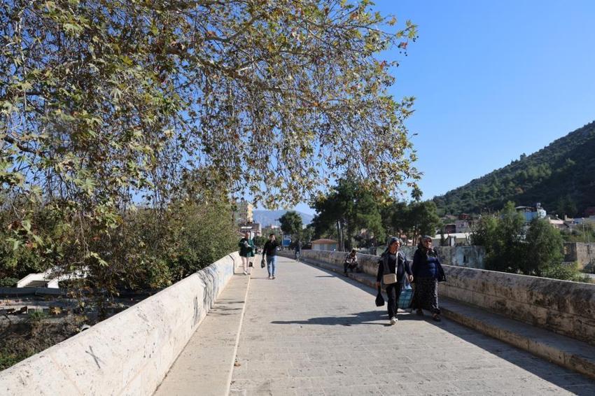 Kozan'da kartpostallık görüntüler: Tarih ve doğa güzelliği büyülüyor
