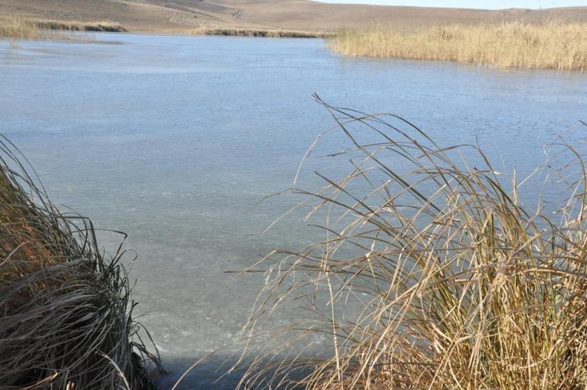 Kars'ta hava sıcaklığı eksi 12'yi gördü, Lavaş gölü dondu
