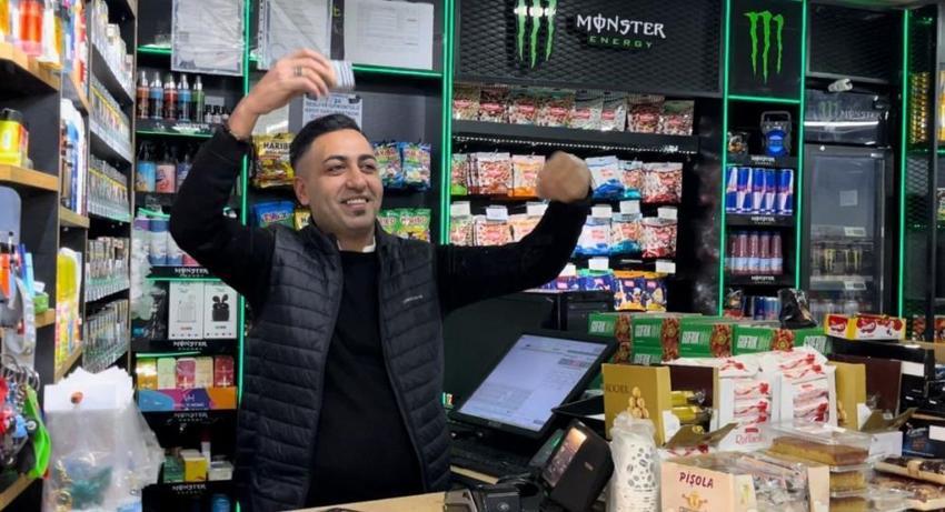 Bursa'da bu markete uğrayan ya halay çekiyor, ya dans ediyor: Canı sıkılan alışverişi bahane edip geliyor