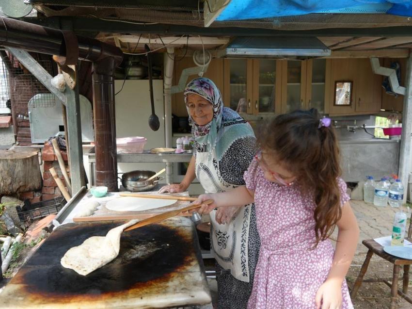 Süper dede süper çiftlik kurdu! Keyfini Kastamonulu çocuklar sürüyor