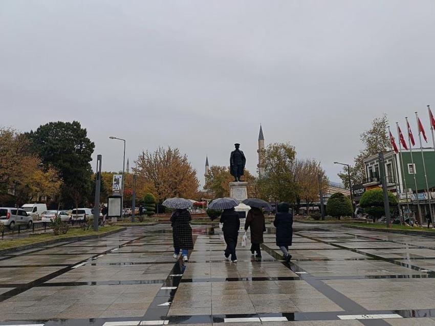 Son hava durumu raporu açıklandı Meteoroloji sağanak yağışlara karşı uyardı