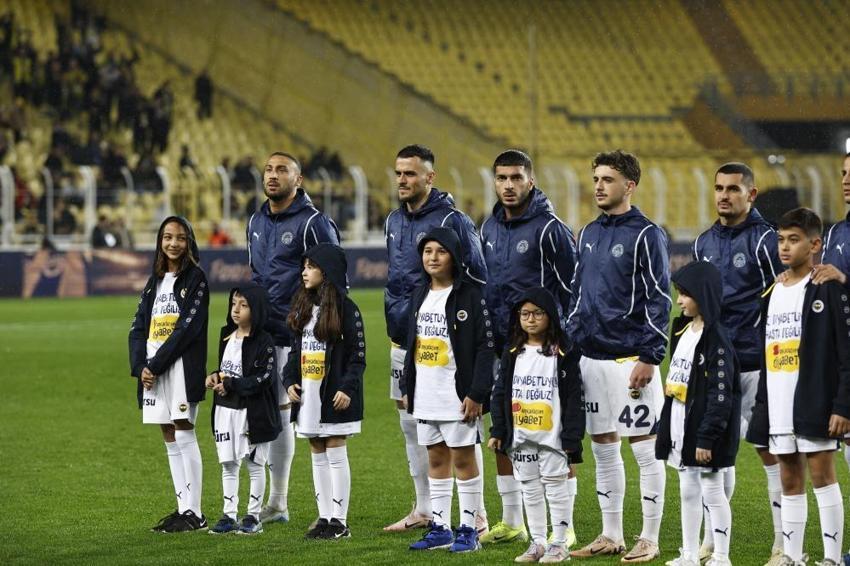 Mourinho'yu pişman etti, bu kadarını beklemiyordu! Cenk Tosun, Levent Mercan'ın hareketi olay oldu