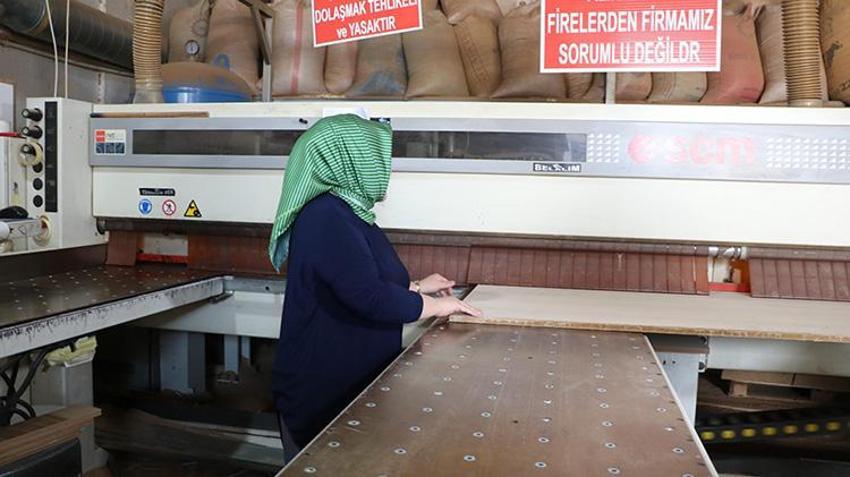 Sanayideki tek kadın usta oldu! Muhasebeciliği bırakıp marangoz oldu: 'Yapamazsın' diyenler, takdir etmek durumunda kaldı