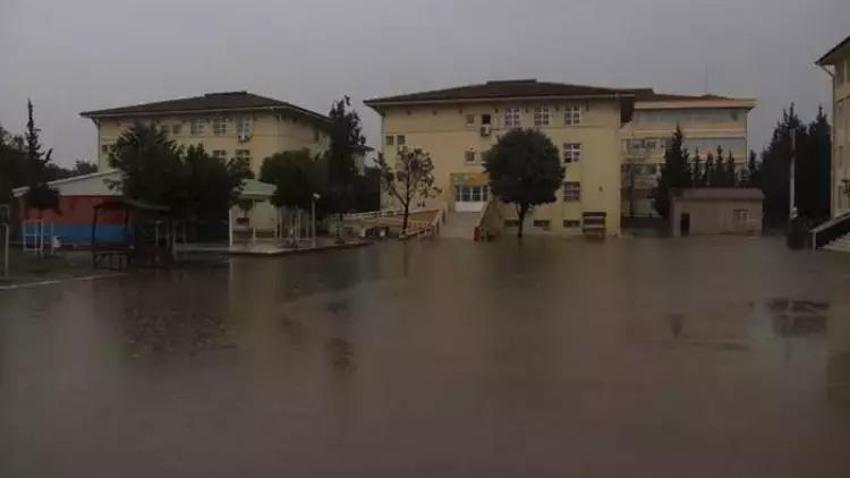 Meteoroloji uyardı, Adana'ya kuvvetli yağış geliyor: Sel ve su baskınlarına dikkat!