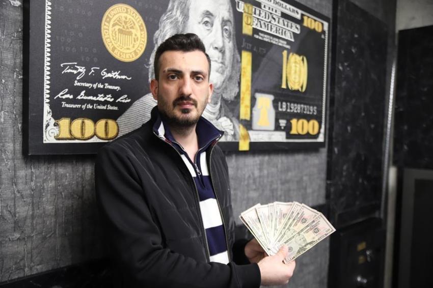 Yazılım hatası pahalıya patladı! Sahte dolarlar dövizcinin elinde kaldı
