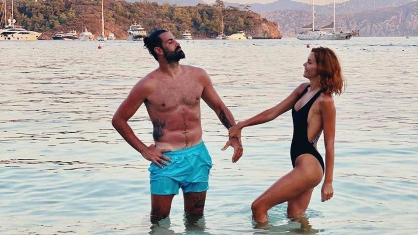 Zeynep Demirel 3. bebeği için gün sayıyor! Plajdaki pozları dikkat çekti