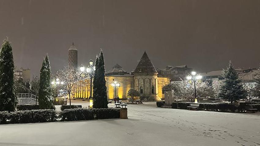 İstanbul'a kar ne zaman gelecek? Meteoroloji uzmanından son dakika kar yağışı açıklaması geldi, İstanbul'da kar yağışı için tarih verdi
