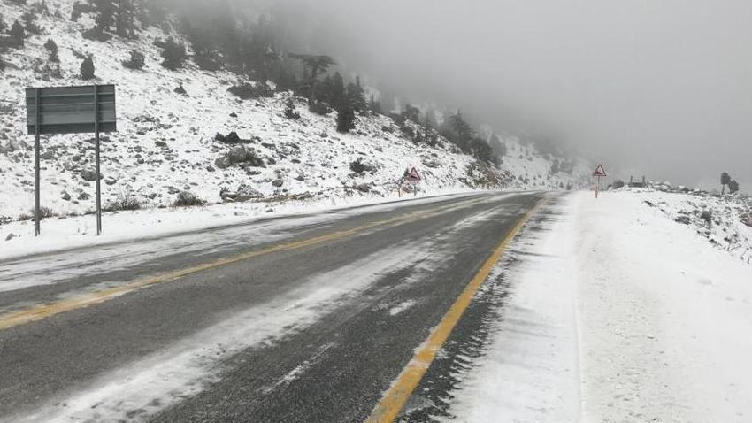 Antalya'da aynı gün içerisinde iki mevsim yaşandı