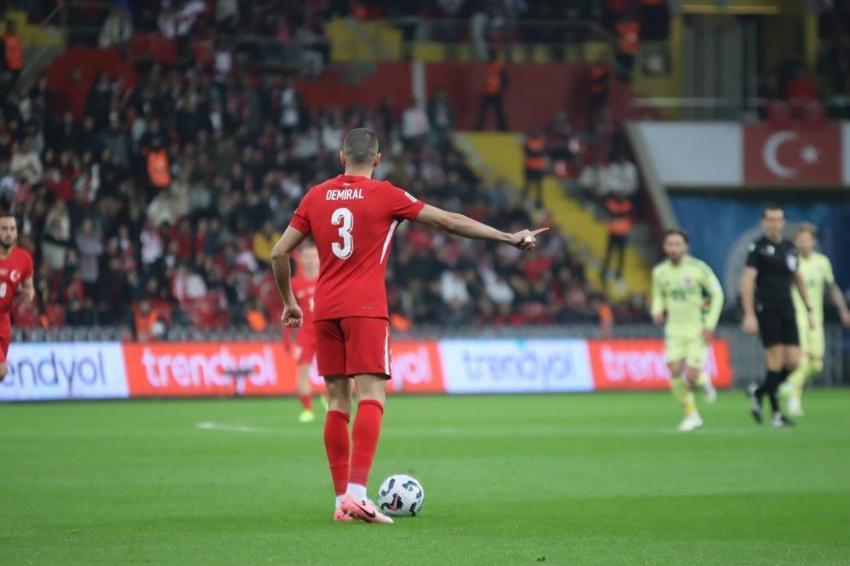 Karadağ maçı öncesi A Milli Takım'da alarm! Montella kadroyu değiştirdi, Arda Güler, Kenan Yıldız sürprizi