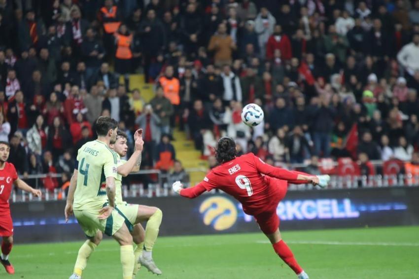 Karadağ maçı öncesi A Milli Takım'da alarm! Montella kadroyu değiştirdi, Arda Güler, Kenan Yıldız sürprizi