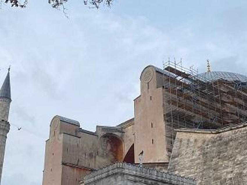 Demirören Yayınları Sultan Abdülmecid’e sunulan Ayasofya albümünün tıpkıbasımını yaptı