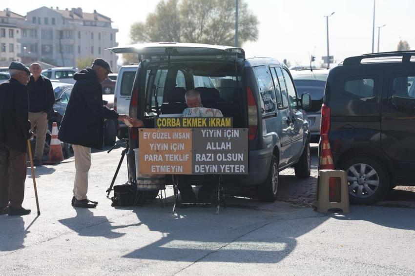 Bir hastalık geçirdi hayatı değişti! Yaşlı çift 7 yıldır her gün bunu yapıyor