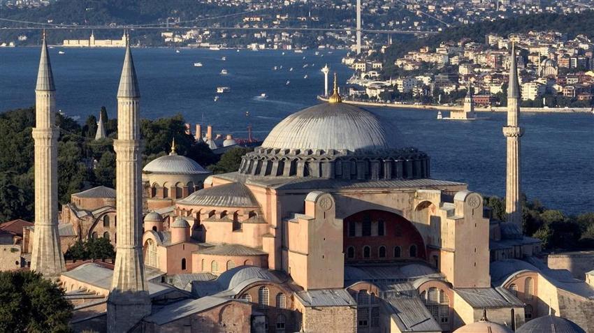 Demirören Yayınları Sultan Abdülmecid’e sunulan Ayasofya albümünün tıpkıbasımını yaptı
