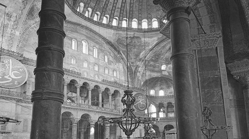 Demirören Yayınları Sultan Abdülmecid’e sunulan Ayasofya albümünün tıpkıbasımını yaptı