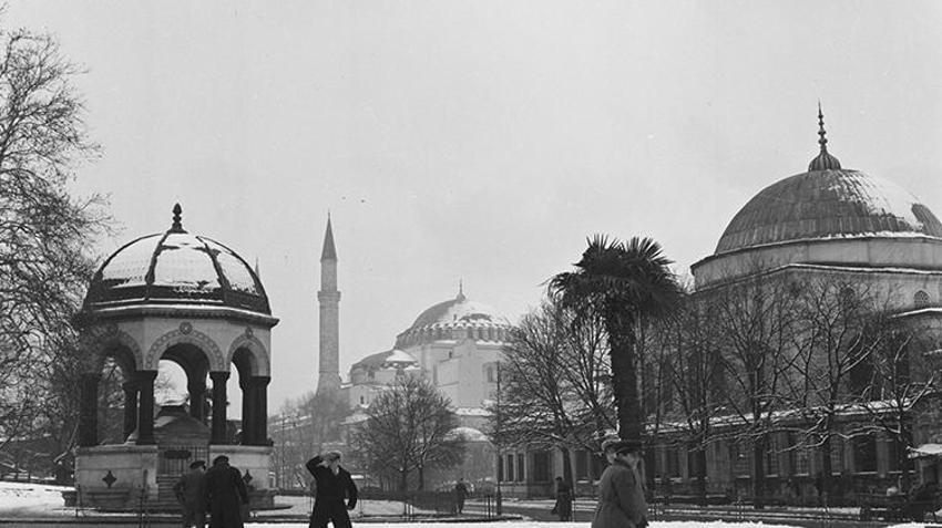 Demirören Yayınları Sultan Abdülmecid’e sunulan Ayasofya albümünün tıpkıbasımını yaptı