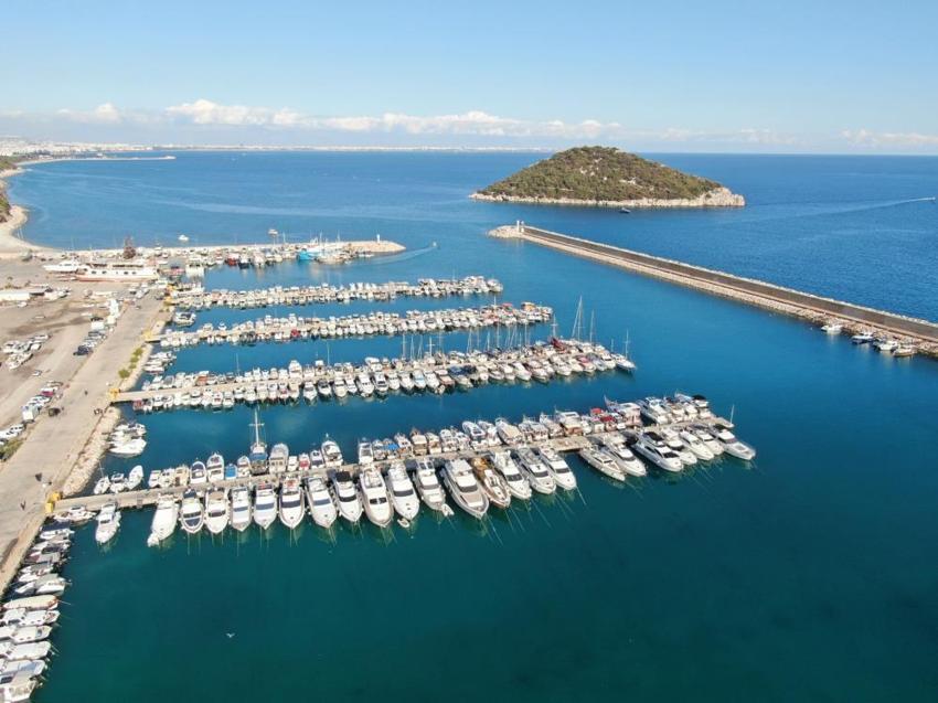 Antalya'da balıkçı barınağına kayyım atandı!