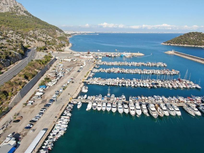 Antalya'da balıkçı barınağına kayyım atandı!