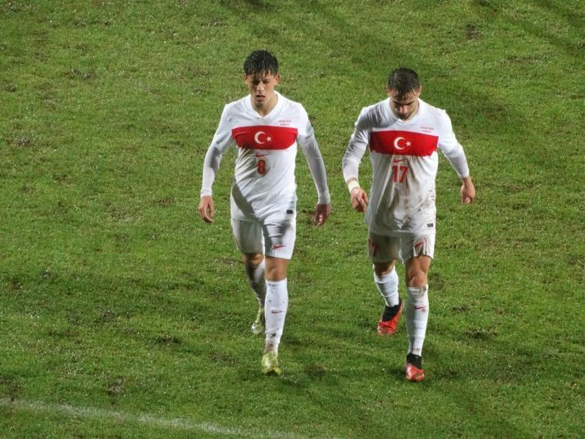 Milli Takım, liderliği Karadağ'da bıraktı