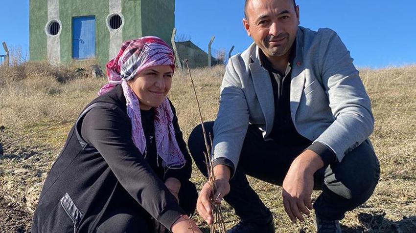 Kars'ta köyde içme suyu sorunu çözüldü, kadınlar hatıra ormanı kurmak için harekete geçti