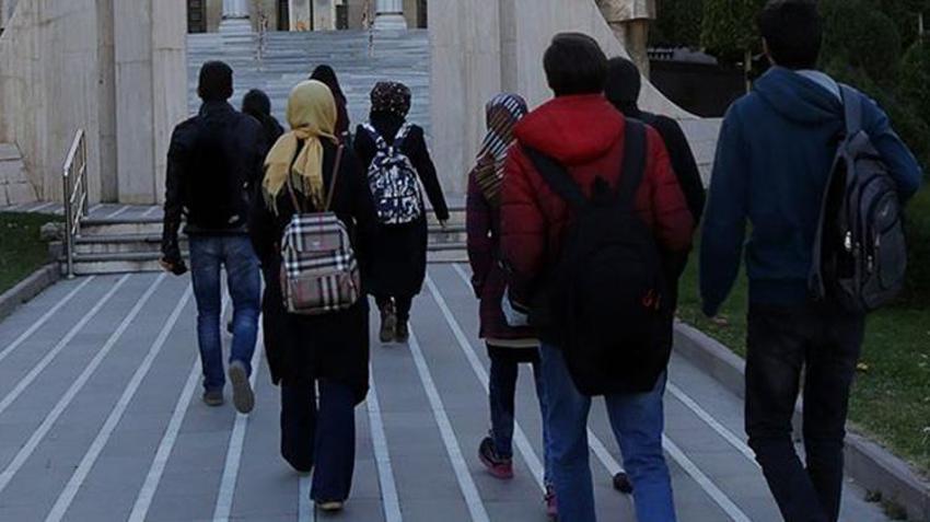 Adana’da yaşayan üniversite öğrencileri anlattı! 'Sadece ulaşım masraflarım bin TL tutuyor'