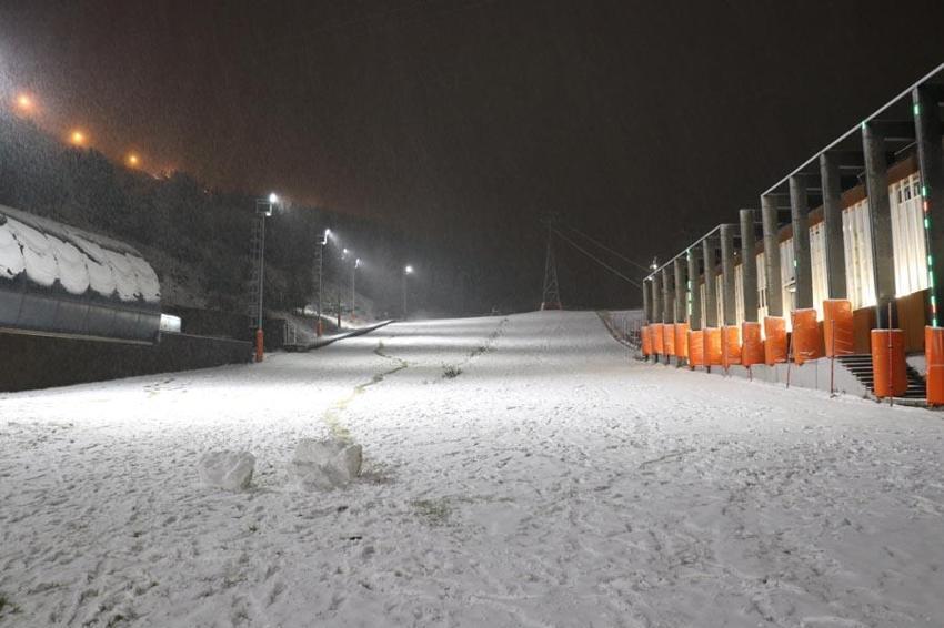 Beklenen kar nihayet İstanbul'a geliyor! Meteoroloji'den peş peşe kritik uyarı geldi: Gün ve saat verildi