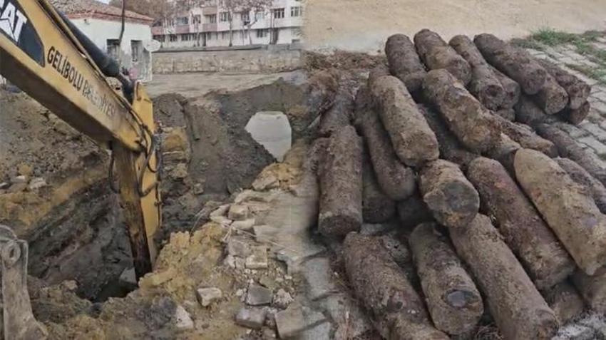 Belediye ekipleri kanalizasyon çalışması yaparken buldu! Bir kent bunu konuşuyor: 109 yıllık cephanelik ortaya çıktı