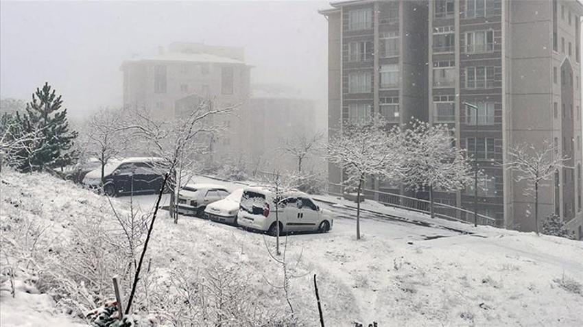 Kar İstanbul'a geri dönüyor! AKOM gün verdi: Asıl kar yağışı henüz başlamadı Sibirya'dan geliyor