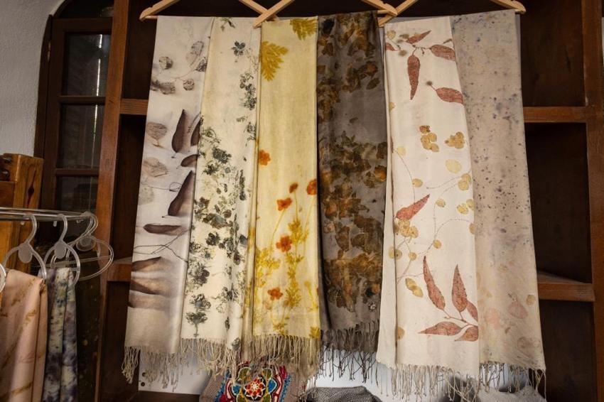 50 yaşında edindiği hobisi 60 yaşında mesleği oldu: İpek merakı onu aranan isim yaptı