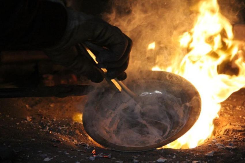 Çorum'da bu işi yalnızca o yapıyor! Ateşin başında adeta nakış gibi işliyor 