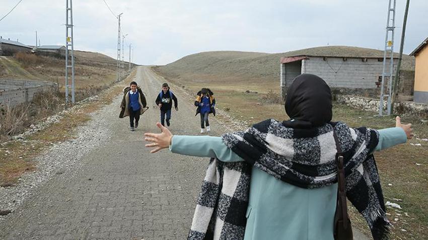 Fatmanur öğretmen Türkiye'nin sıfır noktasında görevde! 'Telefon dahi çekmiyor ama mutluyum'