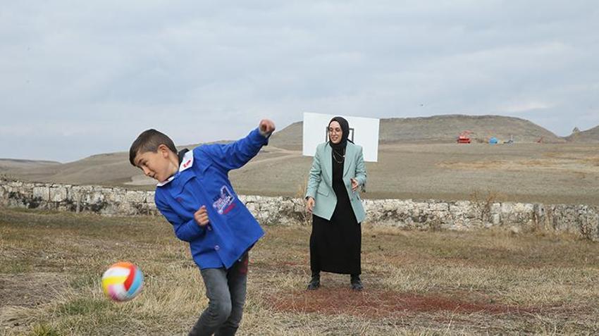 Fatmanur öğretmen Türkiye'nin sıfır noktasında görevde! 'Telefon dahi çekmiyor ama mutluyum'