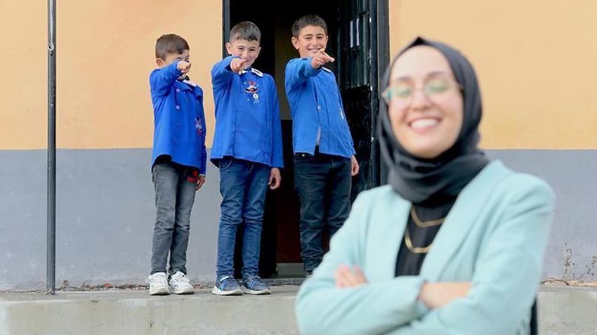 Fatmanur öğretmen Türkiye'nin sıfır noktasında görevde! 'Telefon dahi çekmiyor ama mutluyum'