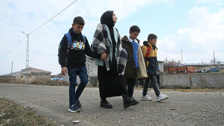 Fatmanur öğretmen Türkiye'nin sıfır noktasında görevde! 'Telefon dahi çekmiyor ama mutluyum'