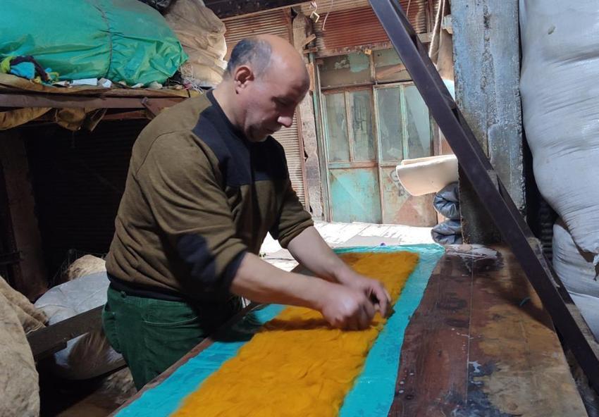 Keçe mesleğinin son temsilcisi: 40 yıldır el emeği göz nuru keçeler üretiyor