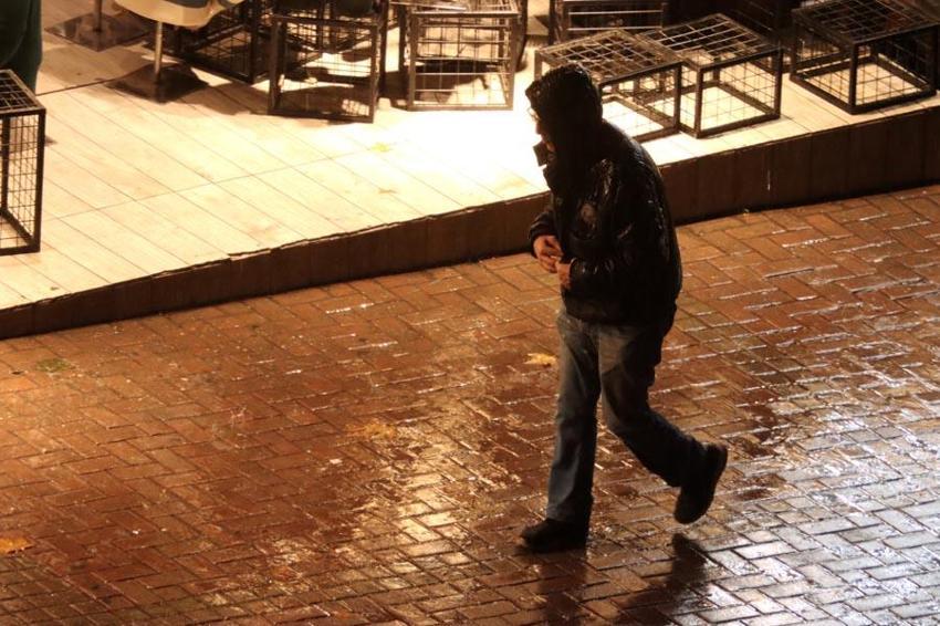 Meteoroloji son raporu açıkladı; Kar yağışları ve sağanaklar hayatı olumsuz etkileyecek! AKOM'dan İstanbul'a kar uyarısı geldi: Sıcaklıklar 12 derece birden düşecek