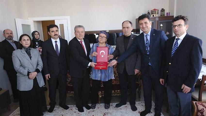 Meslektaşları 24 Kasım Öğretmenler Günü'nde şehit öğretmen Şenay Aybüke Yalçın'ı unutmadı