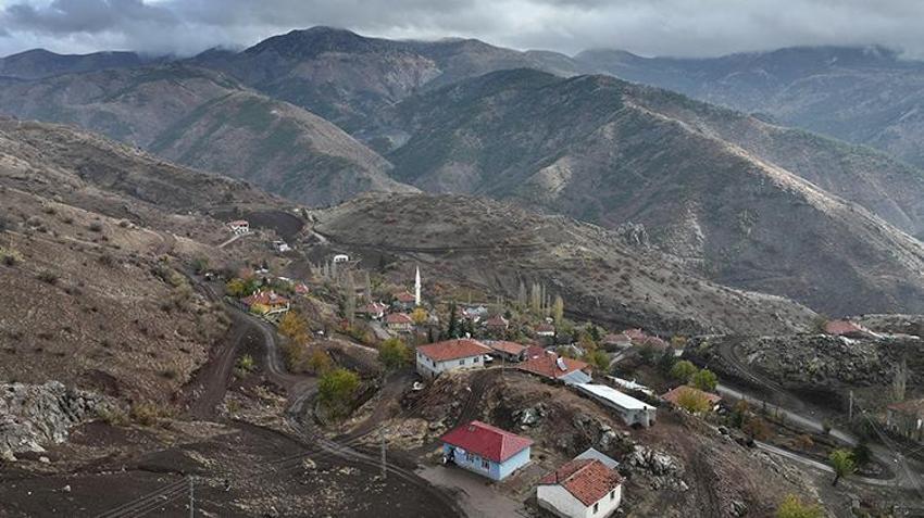 Kayseri'de Ramazan öğretmen her gün 100 km yolu tek bir amaç için aşıyor