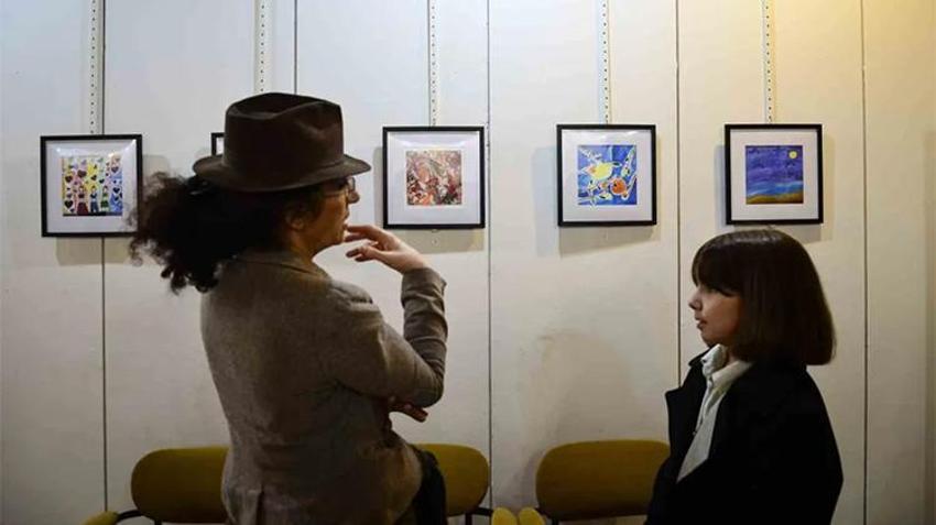 Adanalı minik ressam ikinci sergisini açtı! 3 yaşından beri çizim yapıyor