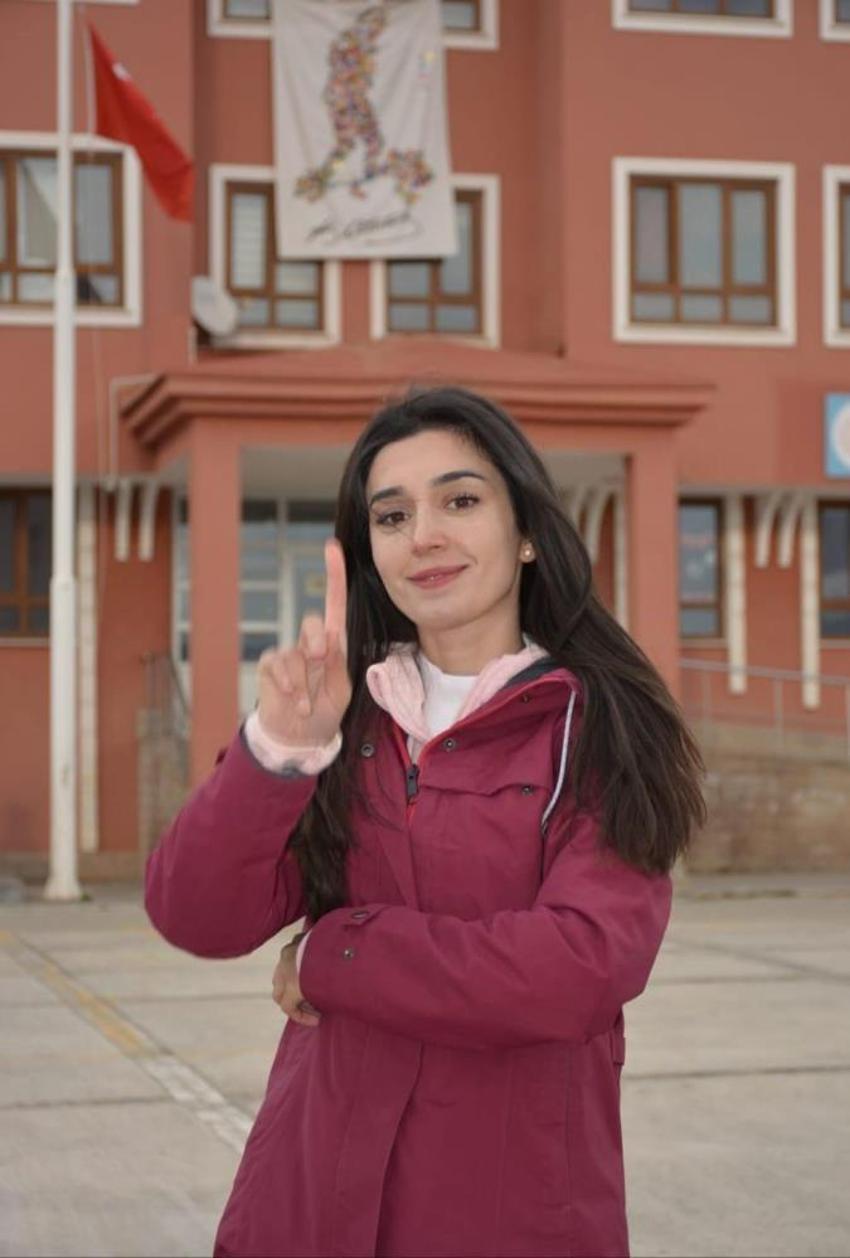 Elif öğretmen ilçenin tarihini değiştirdi! Erzurum'da atletizmde imkansızı başardılar