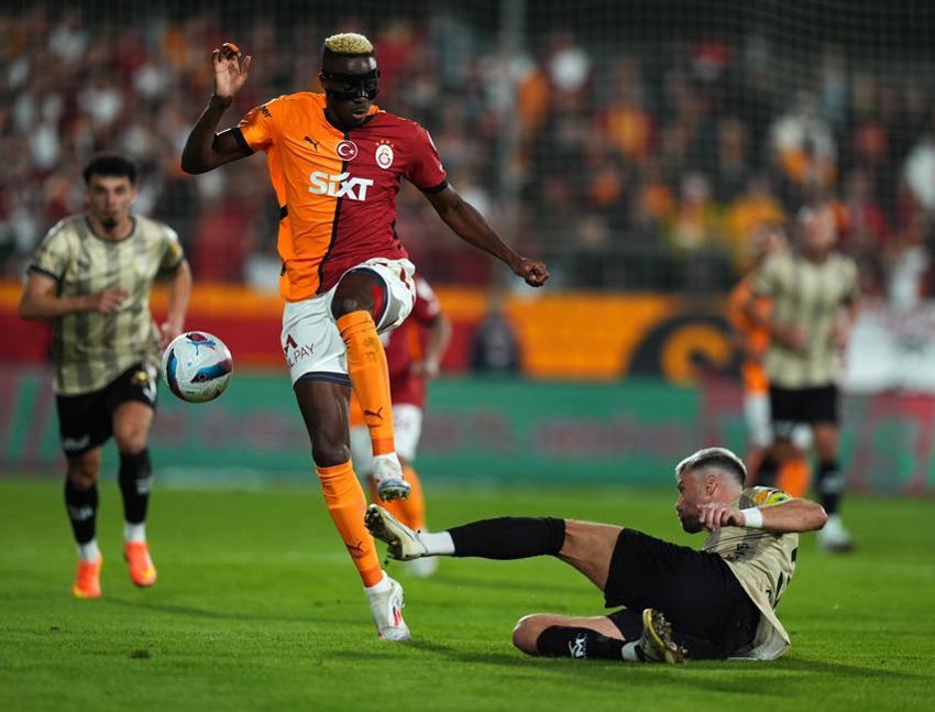 Bodrum Galatasaray maçında yıldız oyuncu taraftarlara saç baş yoldurttu: Osimhen'den al da at pası