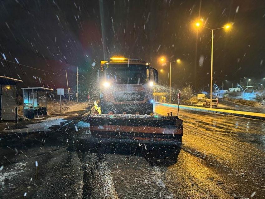 Kar yağışı etkili olmaya başladı! Şehirler beyaza büründü trafiklte aksamalar meydana geldi